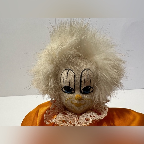 Vintage Q-Tee Clown Sand Doll with Orange Outfit White Soft Hair Hand Painted - Picture 2 of 10